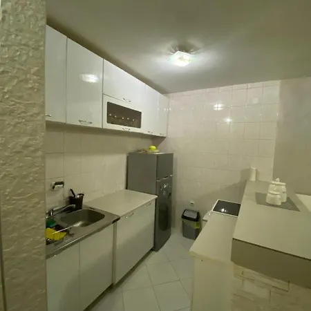 Daire Apartment 18 Podgoriçe